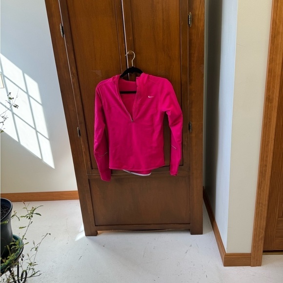 Nike Tops - Nike Running Dri-fit long sleeve 1/4 zip pullover hoodie XS outdoor barbie